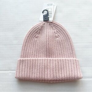 Rib-Knit Beanie with Fold over in Dusty Pink
NWT -